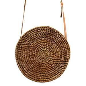 Retro Boho Rattan Snap Closure Round Crossbody Bag